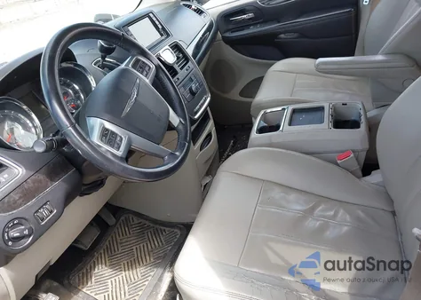 2013 Chrysler Town & Country Touring из США, поврежденный, VIN 2C4RC1BG5DR577049